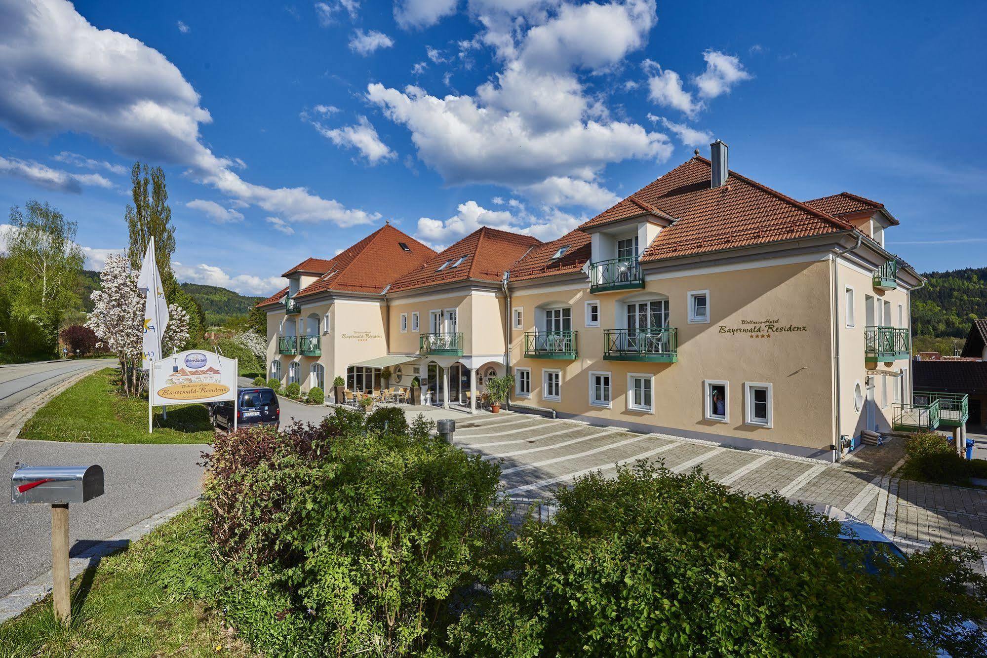 Akzent Hotel Bayerwald-Residenz Neukirchen  Exterior foto